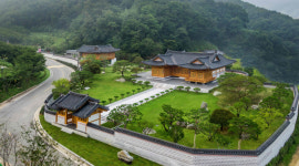 채화부터 유리공예까지… 관람객 사로잡은 양산 한국궁중꽃박물관
