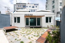 “70년 된 노후 경로당 다시 지었습니다”