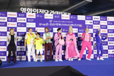 부산 웃음바다가 문을 열었다