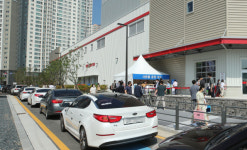 경남 첫 ‘코스트코 김해점’ 25일 개장…인파·차량 몰려 교통체증