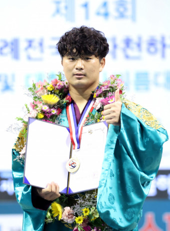동아대 김민재 모래판 평정 대학장사씨름대회 청장급 우승