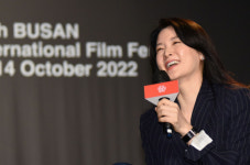 [BIFF] 액션·코미디도 좋다는 이영애 “윤여정처럼 ‘오스카’ 타고 파” (일문일답)