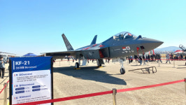 “한국형 전투기 실물 보자”… KF-21, 사천에어쇼서 일반 공개