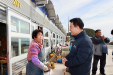 사천 서포면 굴 특화거리 들어섰다