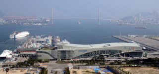 엑스포 관광객 숙박 위한 크루즈선 만들자