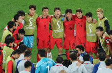 한국 선수들 우루과이-가나 경기 시청…월드컵 10대 명장면 선정