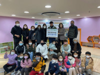 부산 서구 초장동 주민자치위원회, 예비취학아동 입학축하선물 전달