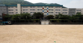 부산 학교 운동장 주민에 개방 유도