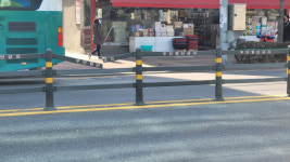 “효과는 좋은데 미관이…” 무단횡단 방지시설 ‘딜레마’