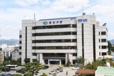 부산 영도구청 70대 기간제 노동자 사망…중대재해법 조사