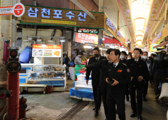 [포토뉴스] 허석곤 부산소방재난본부장, 화재취약대상 현장확인