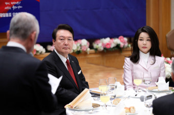 윤 대통령 방일 첫 일정…동포들과 오찬간담회