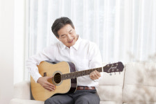“통기타 한번 배워 보세요” 통영 TIMF, 음악교실 마련