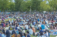 “말로 표현 안 되는 힐링의 시간”… 돗자리 깔고 클래식에 취하다 [부산문화 백스테이지]