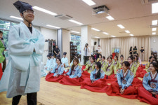 CU 동서대 학생회관 | [포토뉴스] 한국 전통예절 배우는 중국 학생들