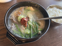 [맛과 인연] 갯마을에 스며든 돼지국밥 깊은 맛