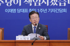 [속보] 이재명 대표, 무기한 단식 선언…전면적 투쟁 방침 밝혀