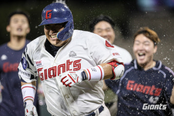'울산 사나이라 불러다오!' 롯데 포수 유강남, 11회 역전 결승타…삼성에 2-1 연장 역전승