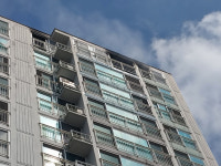 사천시 아파트 리모델링 중 화재…인근 주민 대피 소동