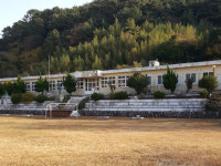 경남 폐교 225곳… 75곳은 활용 못 해 잡초만 무성