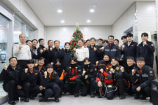 부산 북부소방서, 안전과 행복 기원 크리스마스 안전트리 불 밝혀