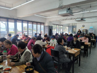 암남동 송암돼지국밥,  『맛있으면 돼지』어르신 특식대접