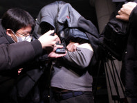 아산 새마을금고 복면 강도, 직원들 가두고 쇼핑몰에서 식사