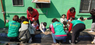 사상구 주례2동, 희망텃밭 감자 심기에 구슬땀