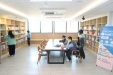 동아대 도서관, 교보문고와 ‘책 아웃(Check Out)’ 행사 진행