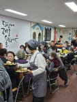 [포토뉴스]영도구 동삼종합사회복지관 무료 점심 나눔