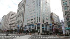 파이 줄고 경쟁자 늘고… 변호사 봄날은 갔다