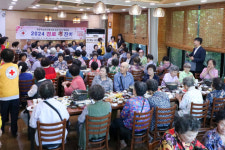 [포토뉴스]강서지구 적십자봉사회 효잔치