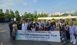 [포토뉴스]부산 통일라이온스·미국 아리랑라이온스, 유엔공원 참배