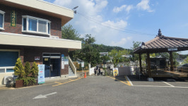 문 전 대통령 책방지기로 있는 평산책방 지나는 도로 확장 늦어진 이유는?