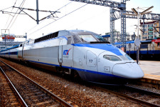 서울∼부산 KTX 열차, 고모역 부근서 정차…바퀴 1개 궤도이탈