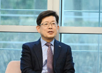 송년회 열고 점심은 인근 식당에서