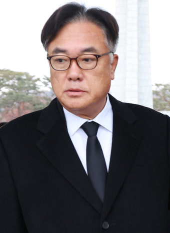 정진석 비서실장, 사의 접고 대통령실 남기로