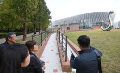 ‘꽉 찬 공원’ 수직 증축 시도 우려