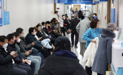 역대급 독감 유행에 병원도 화장장도 북새통