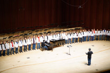 연초마다 모였다 해산… 100인 남성들의 즐거운 합창