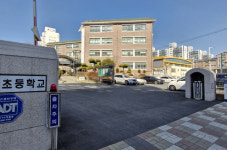 김해 첫 신도시 인구 급감···학교 재배치 ‘뜨거운 감자’