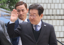 이재명, 대선주자 가상대결서 전원 압승…PK서도 국힘 이탈 조짐