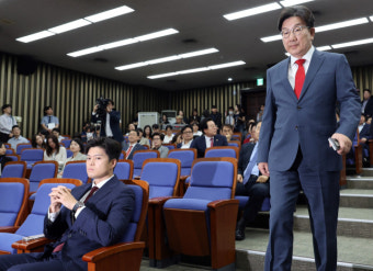 ‘김용태 개혁안’ 제동에 사퇴론까지… 5시간 의총에도 결론 못 낸 국힘