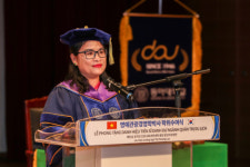 동아대, 응오티프엉란 총장 명예박사 학위수여식 개최