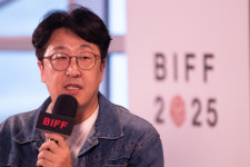 [BIFF 2025] 거친 배역 뒤 감춘 소녀 감성…현봉식의 