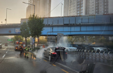 대연동 도로서 달리던 차량 화재… 인명피해 없어