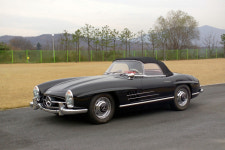 [2025 서울 클래식카 쇼] 1962년산 벤츠 ‘300 SL 로드스터’와 1981년산 현대 ‘포니 왜건’을 한자리에…