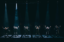 전통과 현대 뒤섞인 에너지 폭발 ‘다크니스 품바’