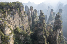 중국 장가계서 한국인 관광객 태운 버스 교통사고…2명 경상