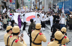 [포토뉴스] 동래시장에서 재현된 “대한독립만세”